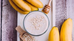 Joghurt mit Haferflocken und Banane