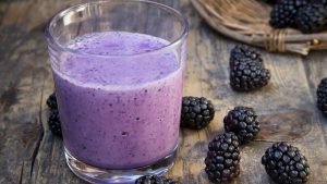 Proteinshake Brombeere