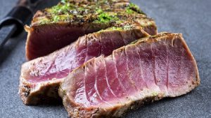 Fischgerichte: Leckeres Thunfischsteak