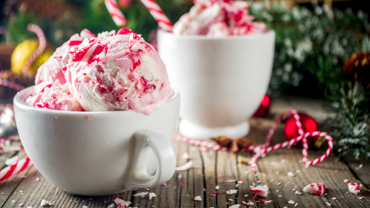 Wintereis Zuckerstangen Geschmack in Tasse