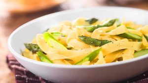 Fettucine mit Spargel aus dem Pastamaker