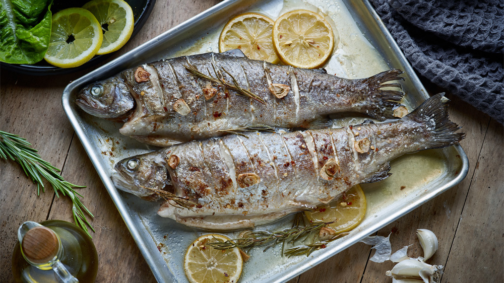 Saftig und würzig: Forelle aus dem Backofen