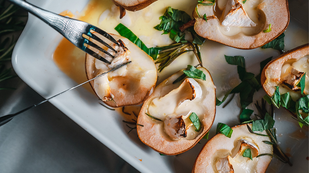 Gebackene Birne mit Käse 