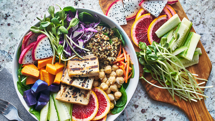 Vegane Bowl mit Tofu