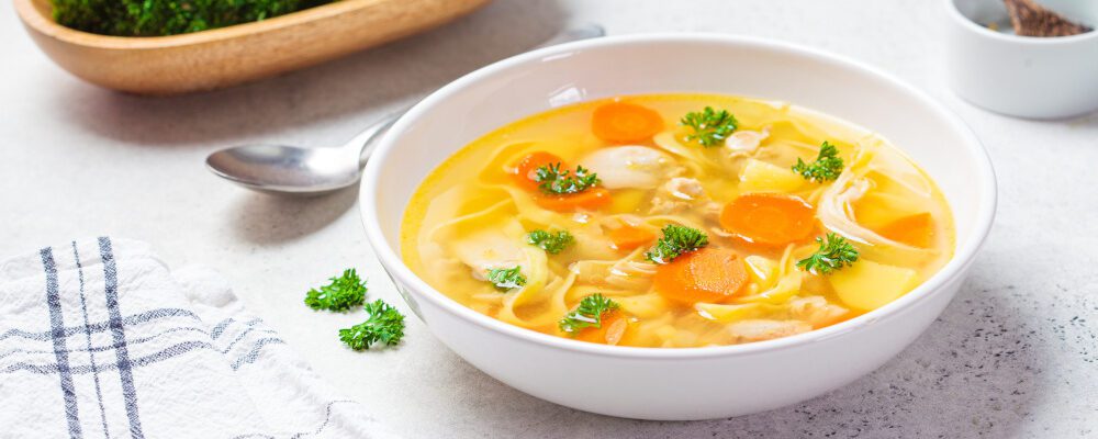 Klare Nudelsuppe